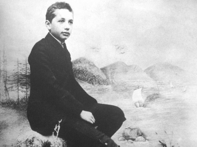 Thành tích “bất hảo” của thiên tài Albert Einstein thời đi học