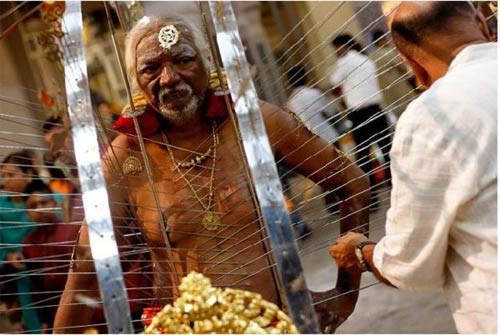 Hành xác tại lễ hội Thaipusam - 6