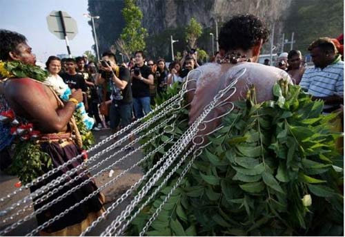 Hành xác tại lễ hội Thaipusam - 3
