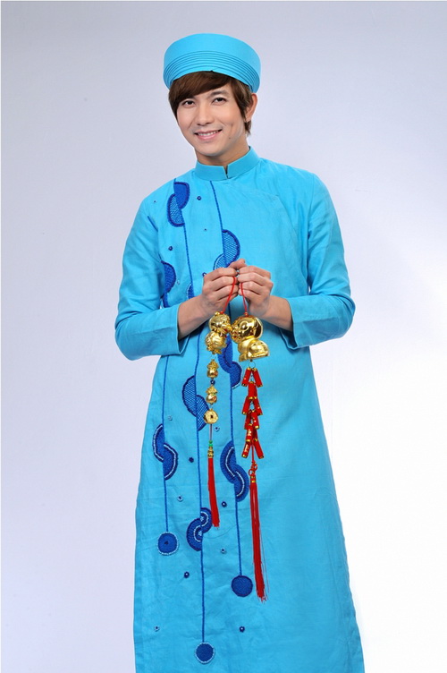 Tim đỏm dáng với áo dài khăn đống, Ca nhạc - MTV, Tim, ao dai khan dong, Tet Tan Mao 2011, chuc Tet, anh xuan cua nghe si, Thien duong vang em, Nguoi dep, Minh Hang, nhac Viet