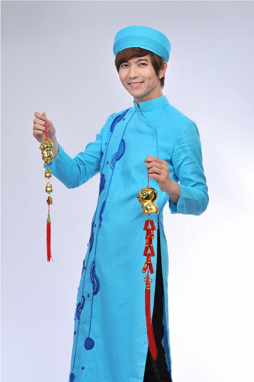 Tim đỏm dáng với áo dài khăn đống, Ca nhạc - MTV, Tim, ao dai khan dong, Tet Tan Mao 2011, chuc Tet, anh xuan cua nghe si, Thien duong vang em, Nguoi dep, Minh Hang, nhac Viet