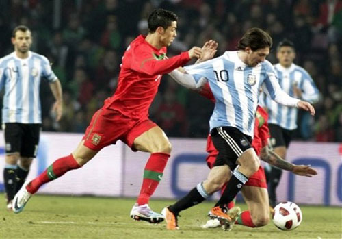 Video Argentina – Bồ Đào Nha: Messi “đấu súng” CR7 - 1