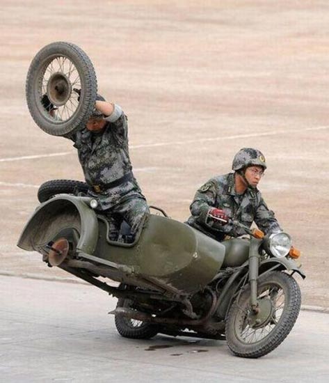 Tranh vui: Cơ hội giời cho những kẻ xấu, Cười 24H, tranh vui, hinh vui, tranh vui hoi quan cuoi, tranh vui hai huoc, anh cuoi, hinh anh vui, tranh vui nuoc ngoai, tranh hai huoc, cuoi vo bung, funny photo