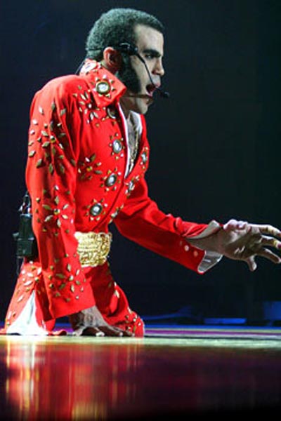 "Vua nhạc rock" Elvis nhỏ nhất thế giới - 1