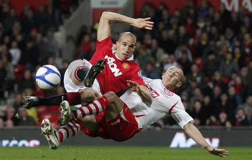 MU: Nỗi lo những chú “Quỷ con”, Bóng đá, MU, Quy do, Quy con, cau thu tre, Sir Alex, Chicharito, Bebe, Obertan, bong da Anh