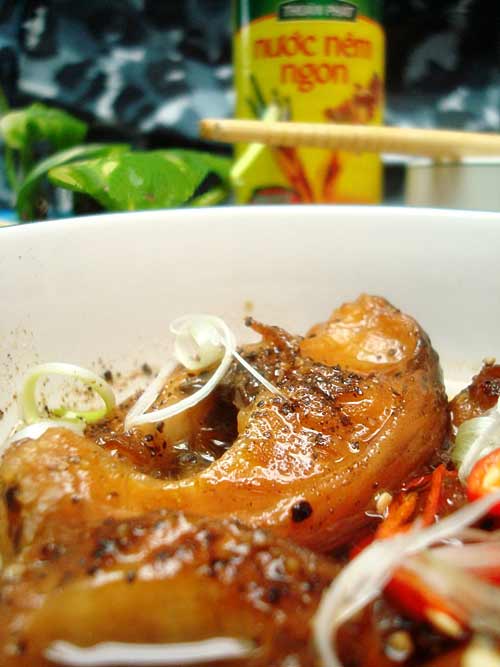 Trời lạnh nấu cá lóc kho tiêu - 1