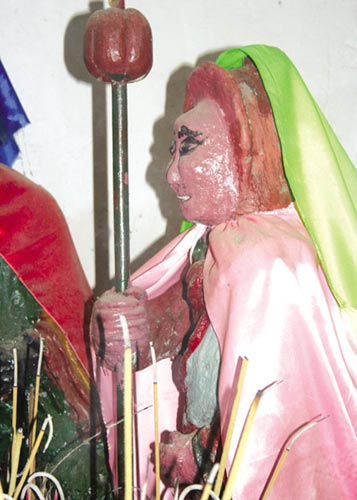 Ngôi đền kỳ lạ ở "cổng trời" - 1