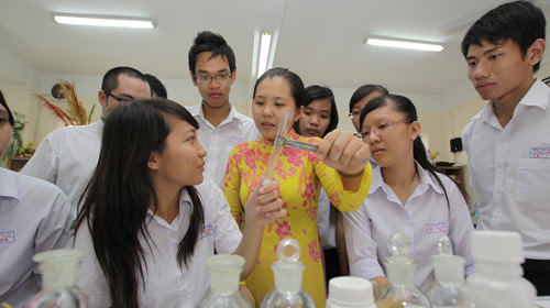 Không thể cấm giáo viên dạy thêm, Giáo dục - du học, day them, giao vien, hoc sinh, giao vien moi ra truong, luong giao vien