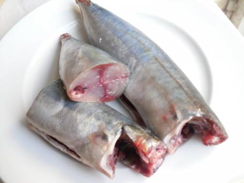 Dân dã cá nục kho cà - 1