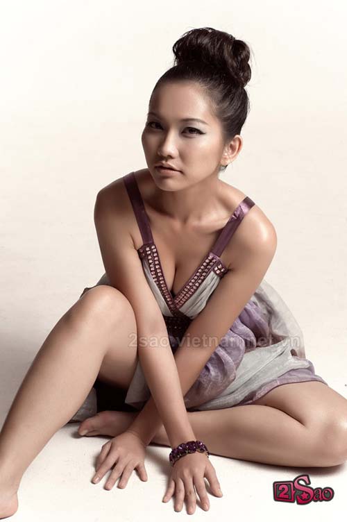 Kim Hiền sexy với vai trần - 2