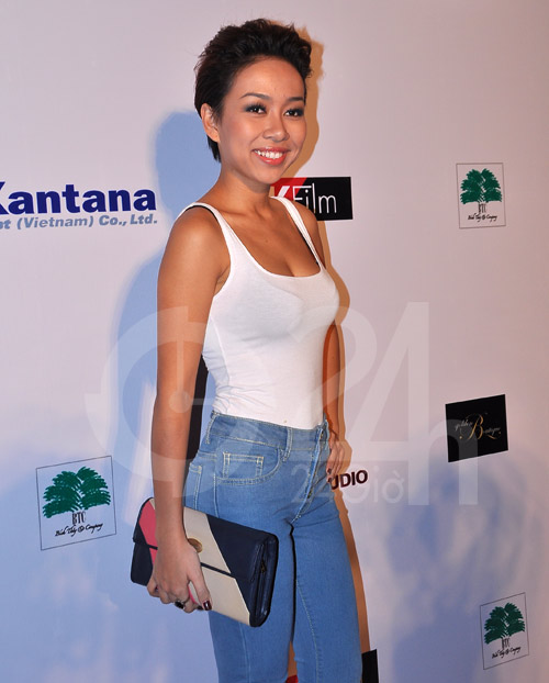 Hà Anh "nổi loạn" đi xem phim, Phim, Loi nguyen huyet ngai, Phim Tet 2012, Ha Anh, Thanh Loc, Phan Anh, NSND Nhu Quynh, Bui Thac Chuyen, Yu Duong, Phim