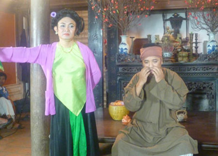 Xem Xuân Hinh giả gái trong hài tết 2012 - 9