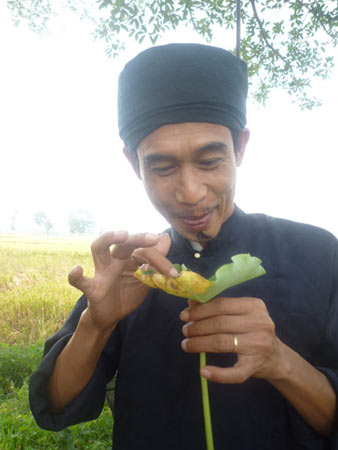 Xem Xuân Hinh giả gái trong hài tết 2012 - 13