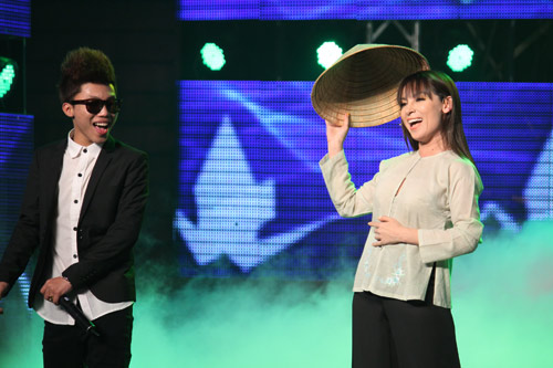 Thủy Tiên nhảy sung lộ hát nhép?, Ca nhạc - MTV, Thuy Tien, hat nhep, lo lieu, dinh chinh, tin don, ca si, zing music award, zma, tin tuc