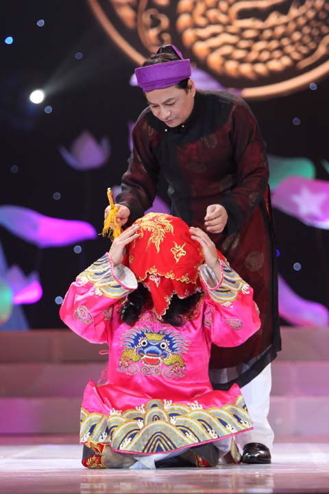 Các Táo rủ nhau "nhập đồng" - 1