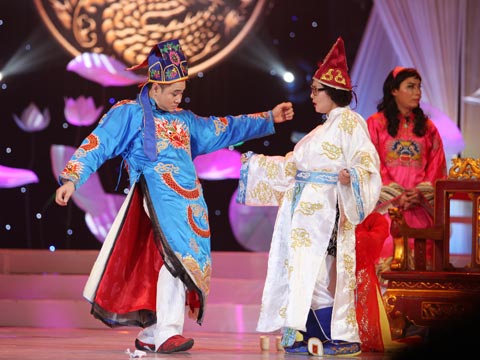 Các Táo rủ nhau "nhập đồng" - 9