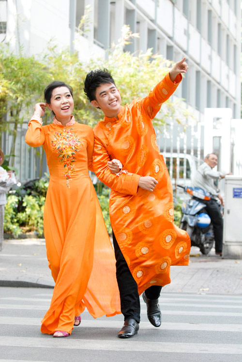 Bạn trẻ Sài Gòn mê diện áo dài ngày Tết - 6