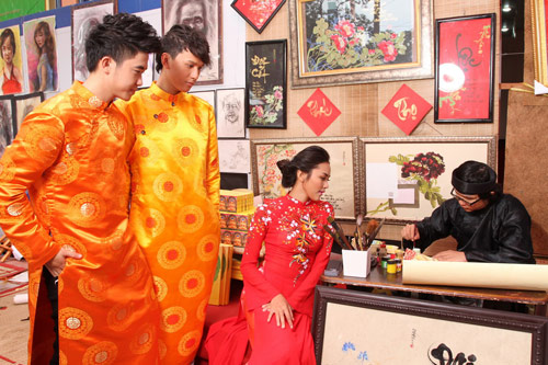 Bạn trẻ Sài Gòn mê diện áo dài ngày Tết - 3