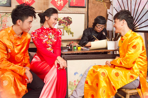 Bạn trẻ Sài Gòn mê diện áo dài ngày Tết - 5