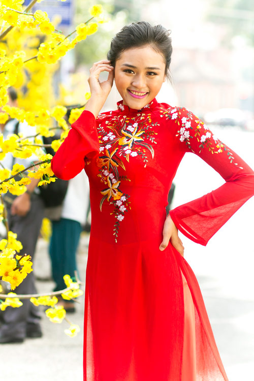Bạn trẻ Sài Gòn mê diện áo dài ngày Tết - 8