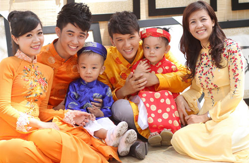 Bạn trẻ Sài Gòn mê diện áo dài ngày Tết - 14