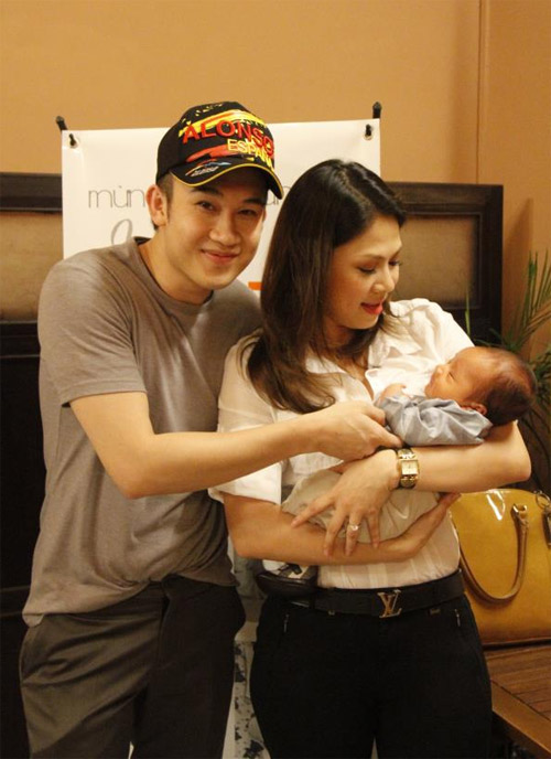Quang Dũng nựng nịu con Thanh Thảo, Ca nhạc - MTV, Thanh Thao, Quang Dung, con nuoi, Jennifer Pham Jacky, Bao Nam, Minh Tri, ca si, tin tuc