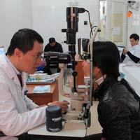 Bỗng dưng rơi nước mắt