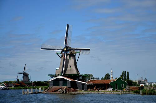 Cận cảnh làng cối xay gió Zaanse Schans ở Hà Lan - 4