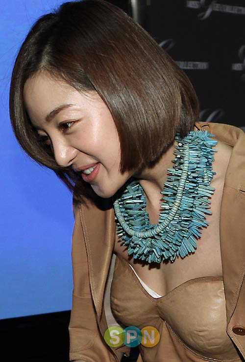 Sao bất cẩn để lộ vòng một, Phim, lo hang vong mot, sao han lo hang, sao nu xu han lo hang, sao lo vong mot, kim hye soo, min hyo rin, nam gyu ri, lee yoon ji, jo ahn, han ye seul, tin tuc