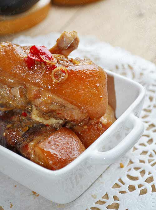 Nồi cơm hết veo với giò heo kho sả ớt - 6