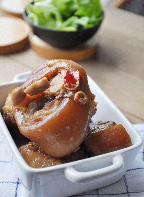 Nồi cơm hết veo với giò heo kho sả ớt - 7