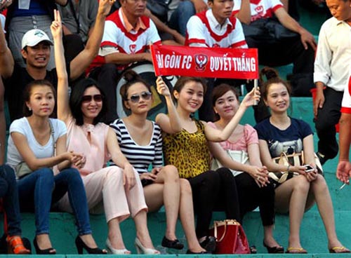 Hot girl "nổi loạn" tại V.League 2012, Bóng đá Việt Nam, Bóng đá, Hot girl, v.league, bong da viet nam, becks, cdv, n.sai gon, lach tray, bao ,bong da, the thao