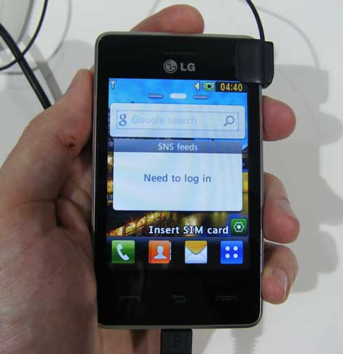 LG T385 Wi-Fi và LG T375 dual SIM sắp bán ra - 1