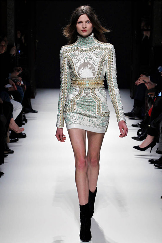 Paris FW: Nóng bỏng như cô gái Pháp, Thời trang, Balmain, Olivier Rousteing,Christophe Decarnin, maximalist, jacket, váy