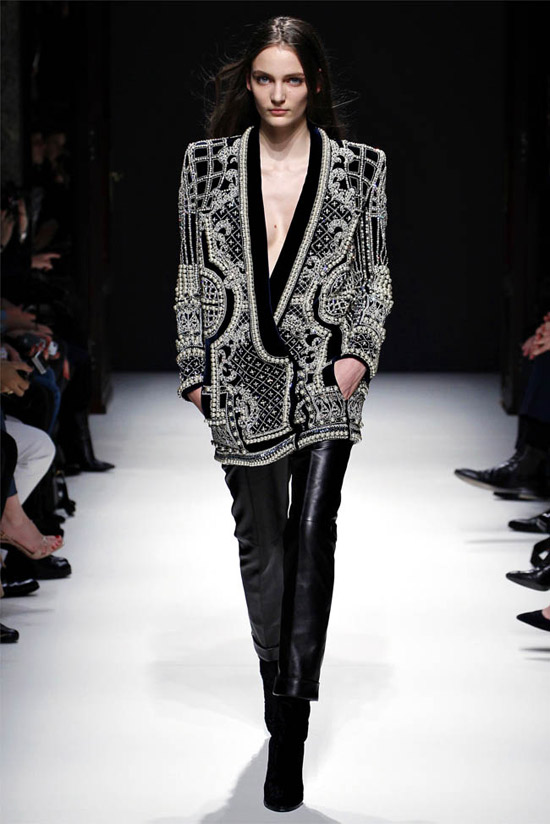 Paris FW: Nóng bỏng như cô gái Pháp, Thời trang, Balmain, Olivier Rousteing,Christophe Decarnin, maximalist, jacket, váy