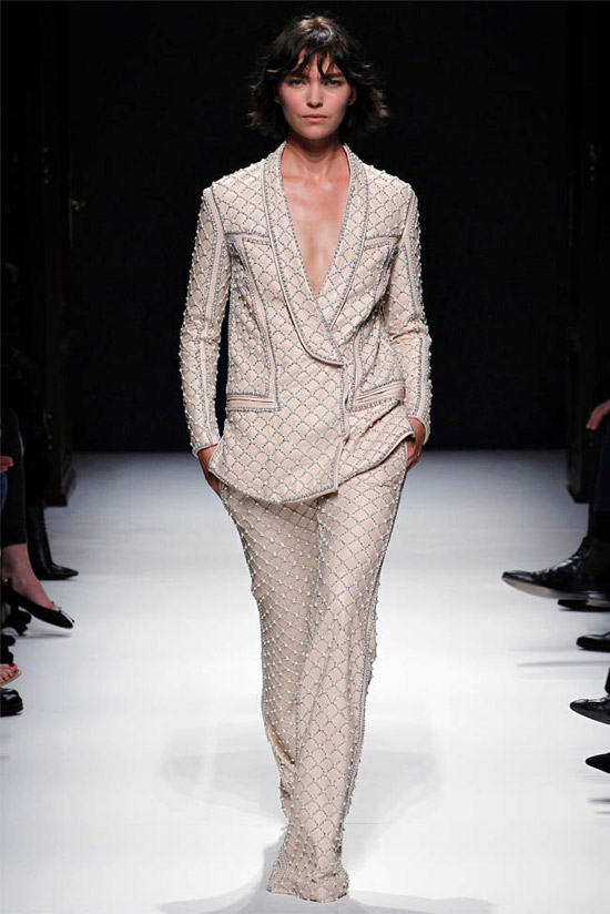 Paris FW: Nóng bỏng như cô gái Pháp, Thời trang, Balmain, Olivier Rousteing,Christophe Decarnin, maximalist, jacket, váy
