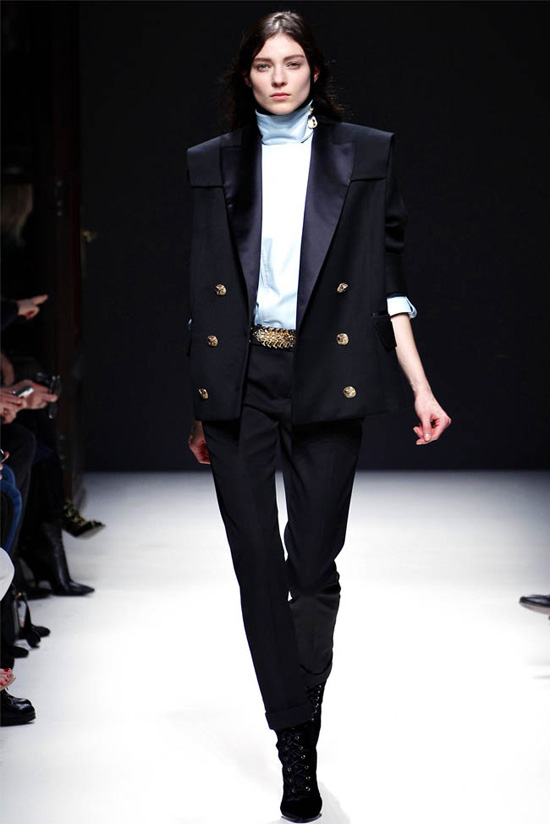 Paris FW: Nóng bỏng như cô gái Pháp, Thời trang, Balmain, Olivier Rousteing,Christophe Decarnin, maximalist, jacket, váy