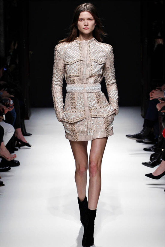 Paris FW: Nóng bỏng như cô gái Pháp, Thời trang, Balmain, Olivier Rousteing,Christophe Decarnin, maximalist, jacket, váy