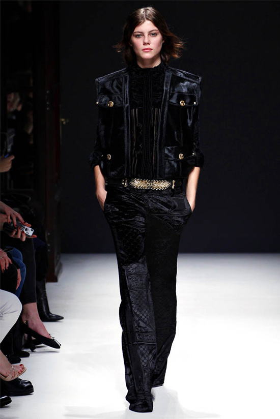 Paris FW: Nóng bỏng như cô gái Pháp, Thời trang, Balmain, Olivier Rousteing,Christophe Decarnin, maximalist, jacket, váy