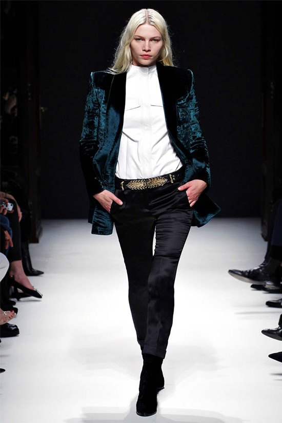 Paris FW: Nóng bỏng như cô gái Pháp, Thời trang, Balmain, Olivier Rousteing,Christophe Decarnin, maximalist, jacket, váy