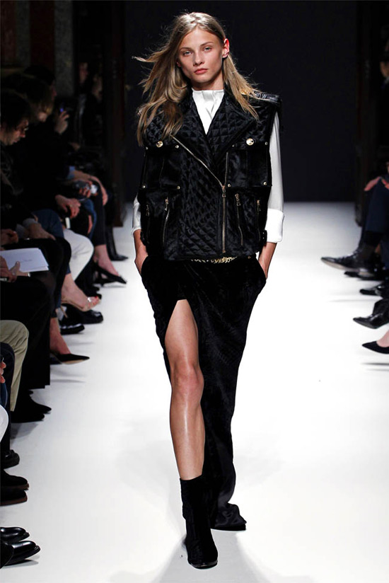 Paris FW: Nóng bỏng như cô gái Pháp, Thời trang, Balmain, Olivier Rousteing,Christophe Decarnin, maximalist, jacket, váy