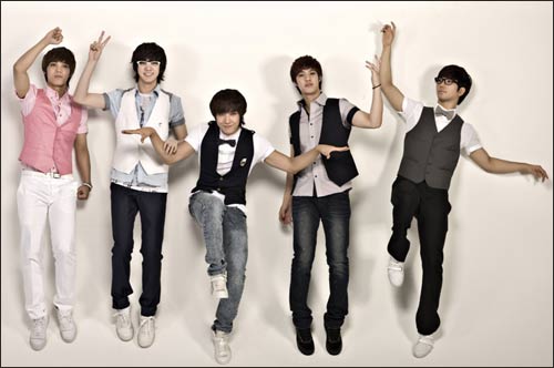 Nhóm nhạc nam lùn nhất K-Pop, Ca nhạc - MTV, nhom nhac nam lun nhat, nhom nhan nam kpop, chieu cao trung binh nhom nhac nam, super junior, big bang, cnblue, tvxq, b2st, ss501, 2pm, 2am, teen top, x5, boyband kpop, kpop, tin tuc