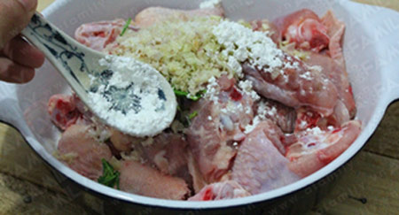 Hấp dẫn gà nấu sả, lá chanh - 6