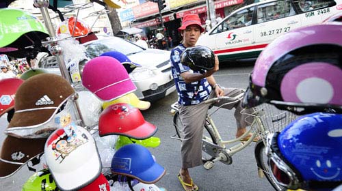 Đội mũ bảo hiểm “nhái” sẽ bị phạt - 1