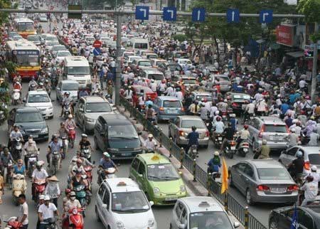 "Xe phá đường nhiều đóng phí như xe phá ít?" - 1