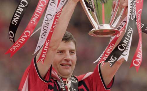 Denis Irwin : "Quý ông" thầm lặng, Ngôi sao bóng đá, Bóng đá, denis irwin, denis irwin toi viet nam, huyen thoai mu toi viet nam, mu den viet nam, huyen thoai denis irwin va gordon mcqueen, Champ19ns Trophy Tour, bong da, bong da anh, bong da viet nam, bong da 24h, bao bong da, ket qua bong da