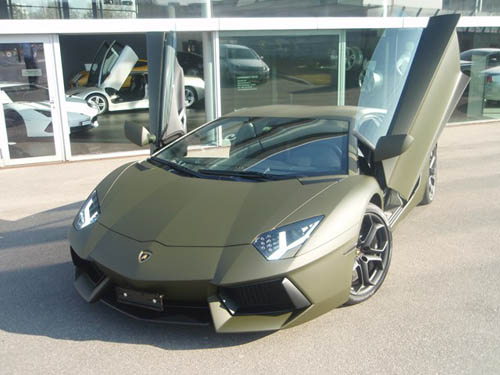 Màu ‘độc’ của Aventador LP700-4 - 2