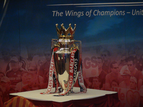 Cận cảnh Cúp NHA của MU tại Việt Nam, Bóng đá, MU den Viet Nam, MU, Viet Nam, Quy do, Denis Irwin, Viet Nam, bong da Anh, Premier League, Ngoai hang Anh, bao bong da, ket qua bong da, lich thi dau bong da