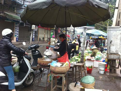 Khai xuân, thịt cá đua nhau tăng giá - 2