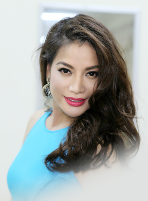 Hoàng Thùy Linh khoe tóc mới ngoan hiền - 8